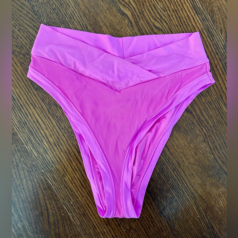 Aeir High-Waist Pink Ribbed Swim Bottom
